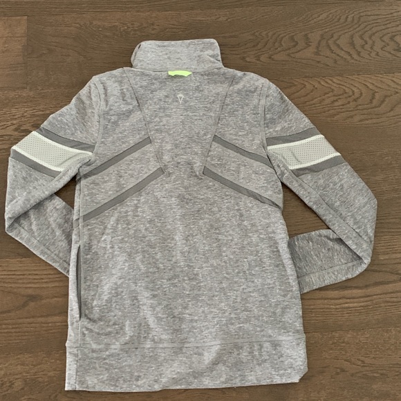 **SOLD** Lululemon Ivivva 1/2 zip mock neck long sleeve size 10 - Picture 2 of 6